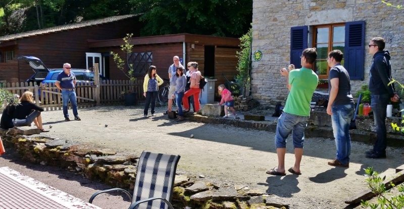 Jeux de boules bij Bed en Breakfast La Tourelle Colombotte Frankrijk